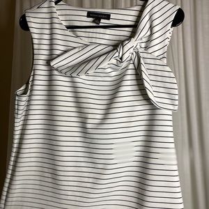 Banana republic black and white blouse